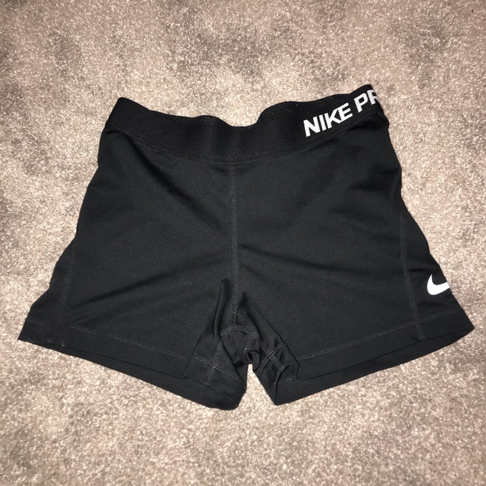 size medium nike pros